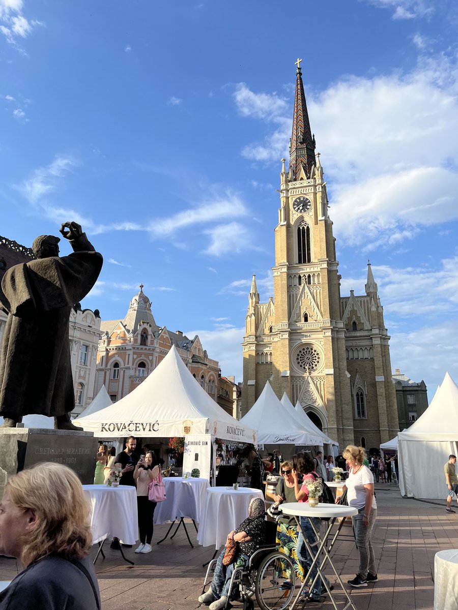 katurova's tweet photo. И ещё несколько фоточек #interfest #festivalvina #novisad https://t.co/cuoih8nCuF