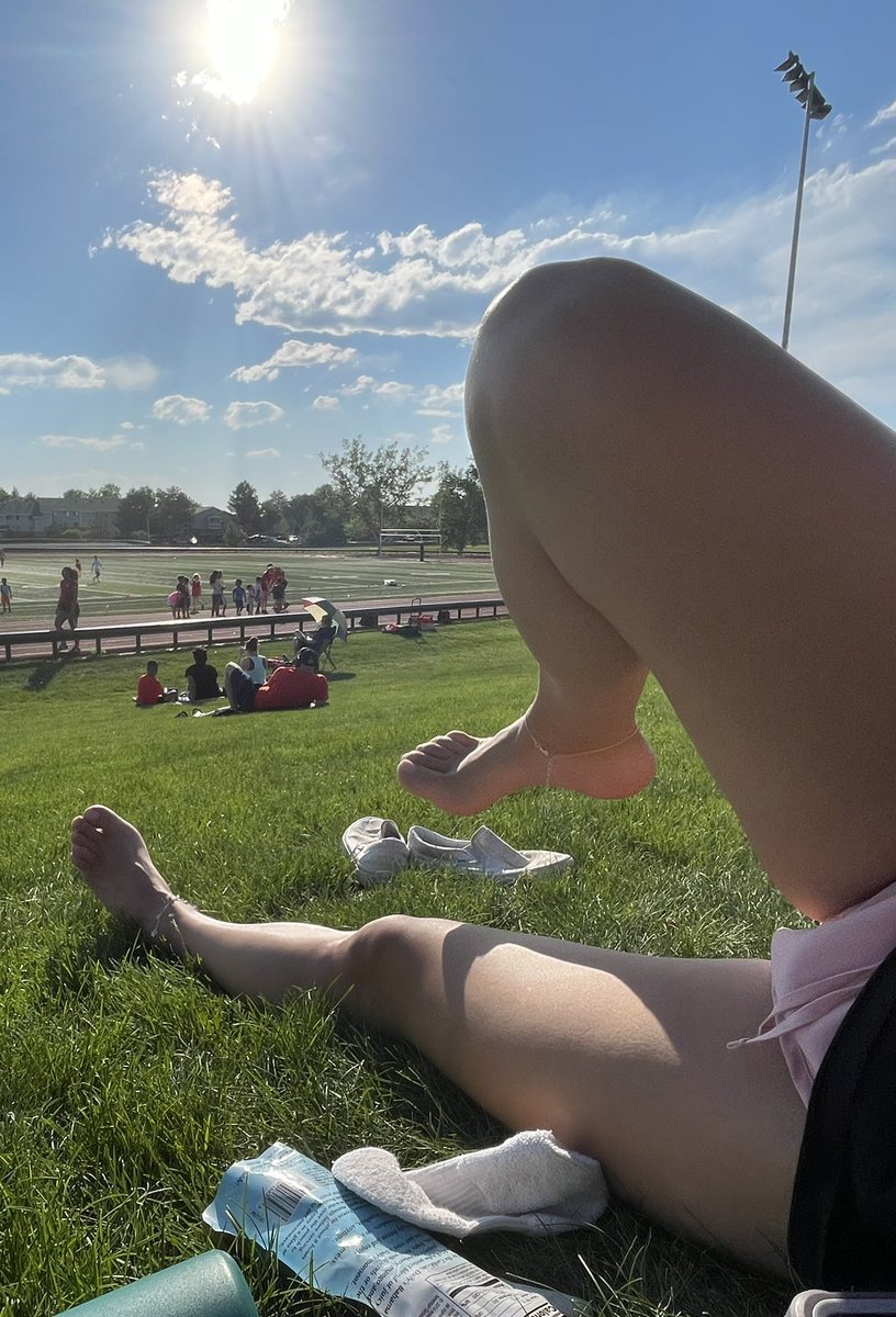 ArchQueen6's tweet photo. Showing off at my sons practice! #feetworship #feet #milf #cumtributeِ #toesandsoles #findom #mom #hotwife #bbcslut #bbc #archqueen https://t.co/2KoVI3xN7E