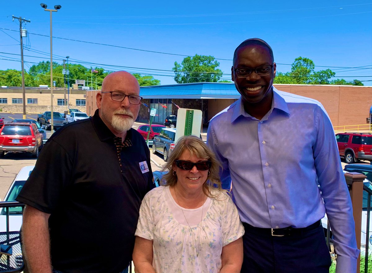 hayter925's tweet photo. Thank you @garlin for joining us @demsofmonroe in Monroe at Agua Dulce Coffee & Tea Room. Can’t wait to see the great things you bring to Michigan!
#DemocratsDeliver #UnionStrong #EducationMatters #AffectChange https://t.co/89jG13uzBi
