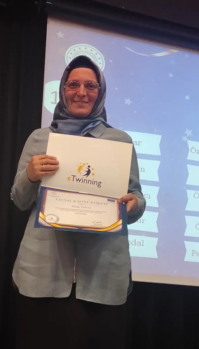 Nidaakc2's tweet photo. 2021 Erzurum eTwinning Kalite Etiketi Töreninden.Emeklerimizin karşılığını aldık.15.06.2022
@skaygusuz @chnkvnc 
@Erzurum_Mem @TurkiyeTwinning 
@tatbikatilkokul @eTwinningEurope https://t.co/O9jnAEeCCs