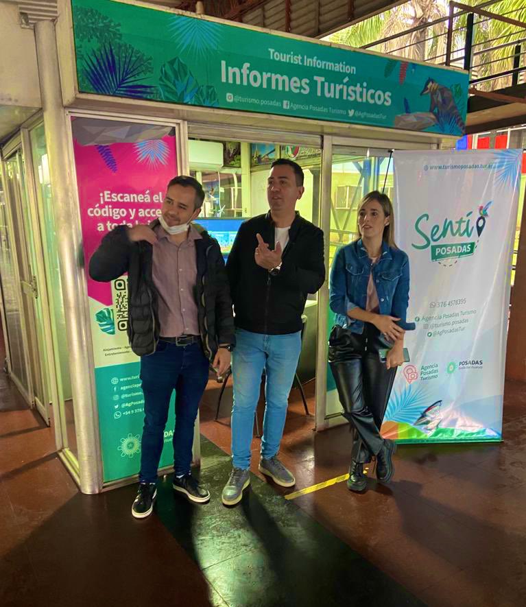 Comienzo del #FindeXXL en #Misiones 

Ritmo intenso en la Terminal de Ómnibus de Posadas  y en el ingreso a la Provincia por la RN12. 

Los Centros de Informes Turísticos ℹ️ funcionando a pleno, para recibir a quienes nos visitan.

#findelargo
#TodosTenemosMisiones