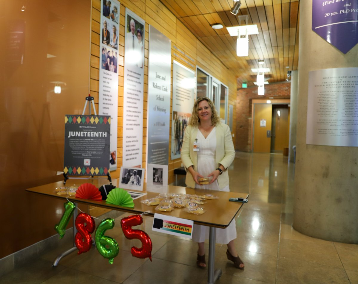 CizikNursing's tweet photo. Today, students and employees at Cizik School of Nursing @UTHealthHouston enjoyed Texas tea cakes to celebrate Juneteenth, now a national holiday commemorating the end of slavery in the United States after the Civil War. #CizikNursing #Juneteenth #manyfacesofuthealthhouston https://t.co/LBanmJR3ee