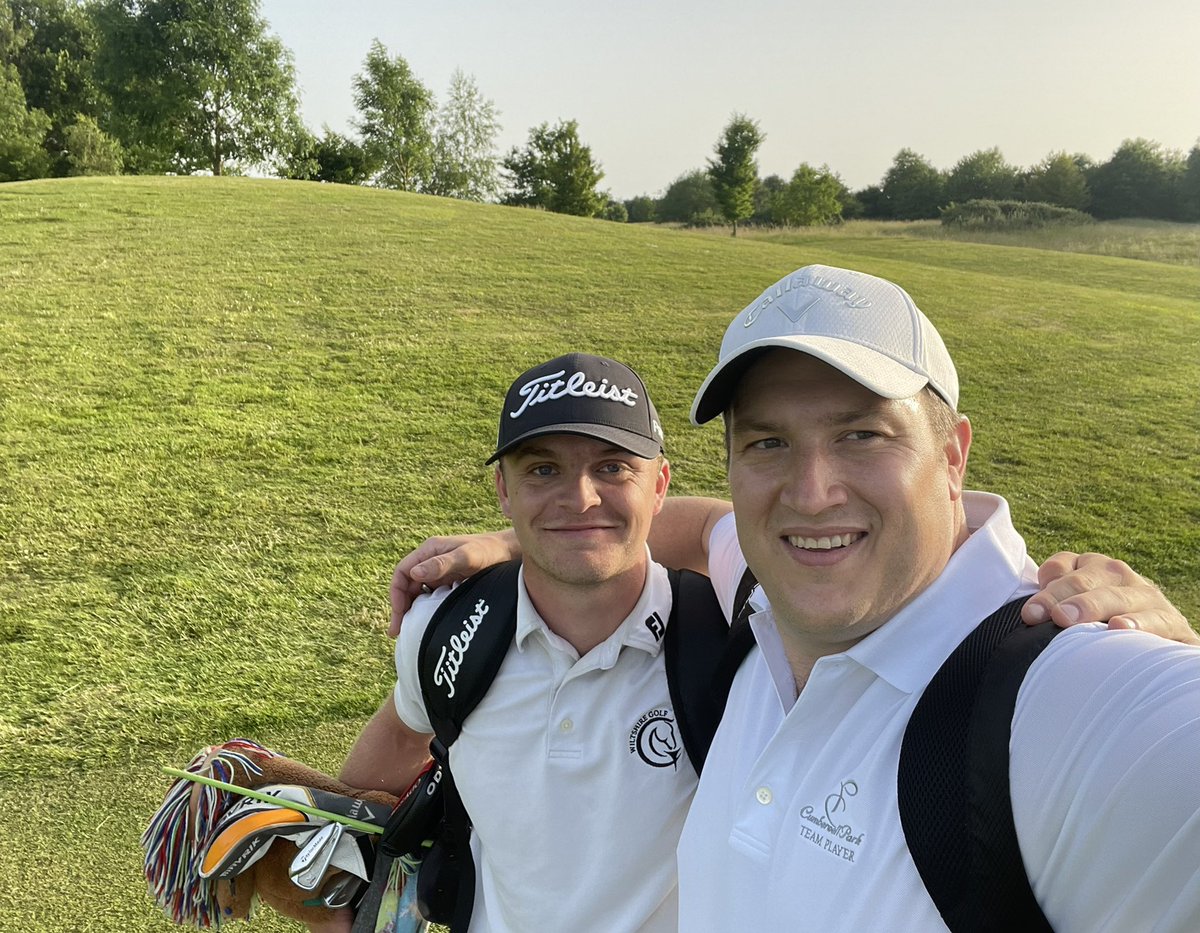 alijames1983's tweet photo. Great fun to send @RetfordJoe out of the Amateur game with a nice win representing @CumberwellPark.
Keep an eye out for this lad - he can play and I can’t wait to watch his progress. Wishing you all the best 🤞🏻🙏🏻 https://t.co/72P67MD3c0