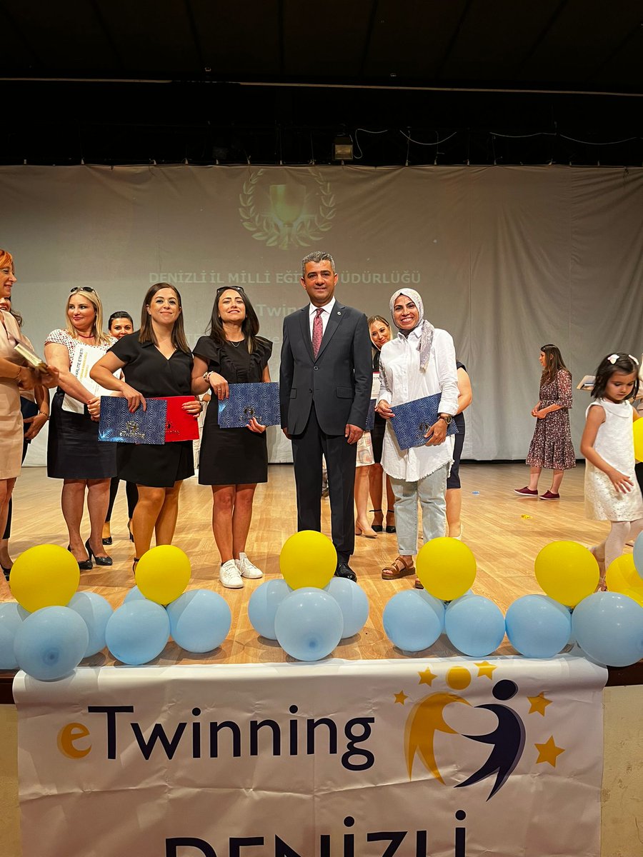 Okulumuz öğretmenleri Fatma Kaygın, Fatoş İyem ve Hatice Kankural e Twinning projesinde Ulusal ve Uluslararası Kalite Etiketi ödüllerini İl Milli Eğitim Müdürümüz Süleyman Ekici'den törenle almışlardır. Öğretmenlerimizi bu başarılarından dolayı tebrik ederiz.
<a href="/kalemem20/">Kale İlçe Milli Eğitim Müdürlüğü</a>