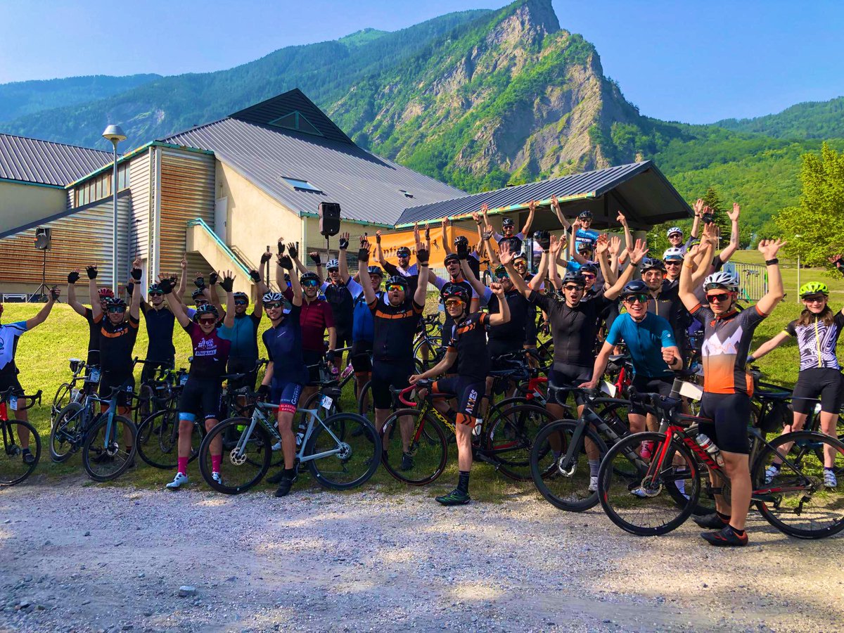 Axxes_IT's tweet photo. Hi hi! Eerste dag van Climbing For Life  is al achter de rug, met 33 beklommen we Col du Mollard, Toussière en Col du Chaussy. Het was warm maar uiteindelijk allemaal moe en voldaan aangekomen. https://t.co/Ujpvvnnhic