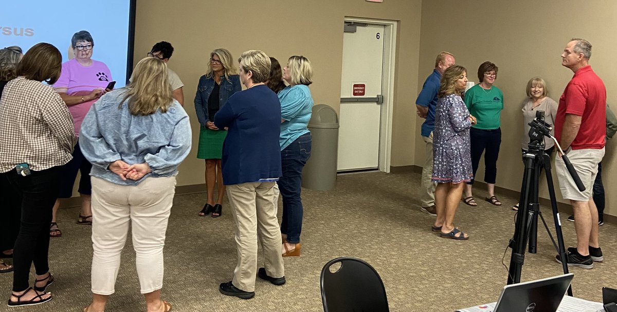 LOVE the group work w/<a href="/rubyKpayne/">Ruby Payne</a> - 🙌!! 
<a href="/mskellie70/">Kellie Thompson</a> 
#emotionalpoverty