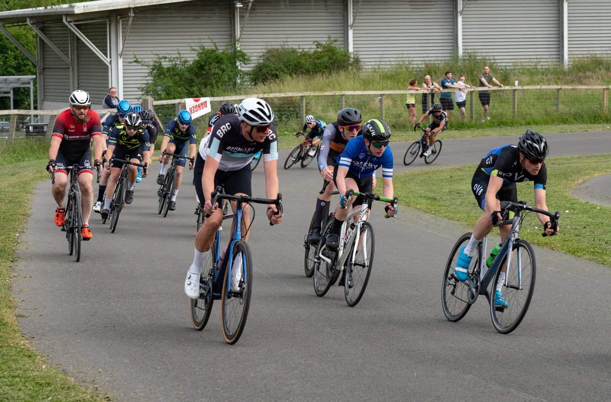 _CLPhotography's tweet photo. A few shots of me in "action" at Wednesday evening's Harvey Haddon Crit.
Thanks to Tony Jarrow for the shots 👍📸
The rest of the photos can be found here... https://t.co/8GIVFdaTJD
@forest2dam @HUUBDesign #nottingham #harveyhaddon #critracing #cycling #cyclerace #backmarker https://t.co/bhoNGDVD7k