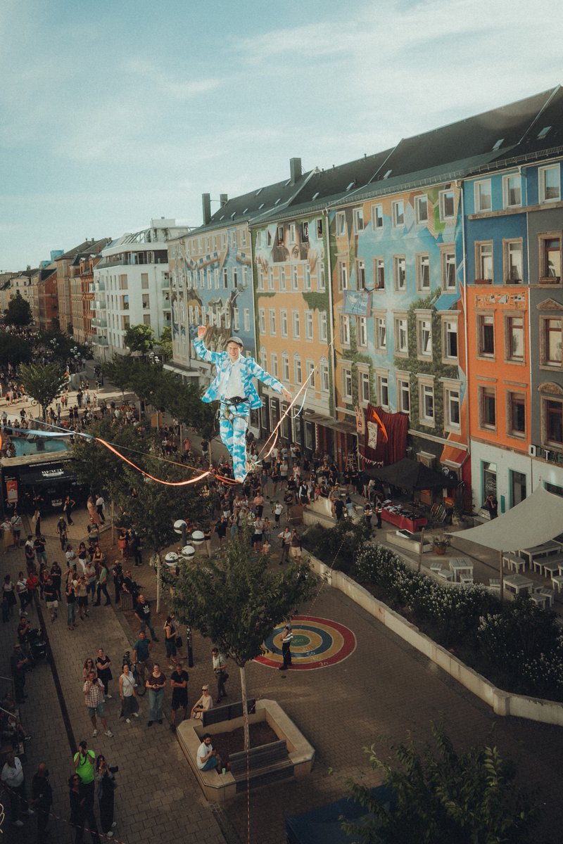 kosmoschemnitz tweet media