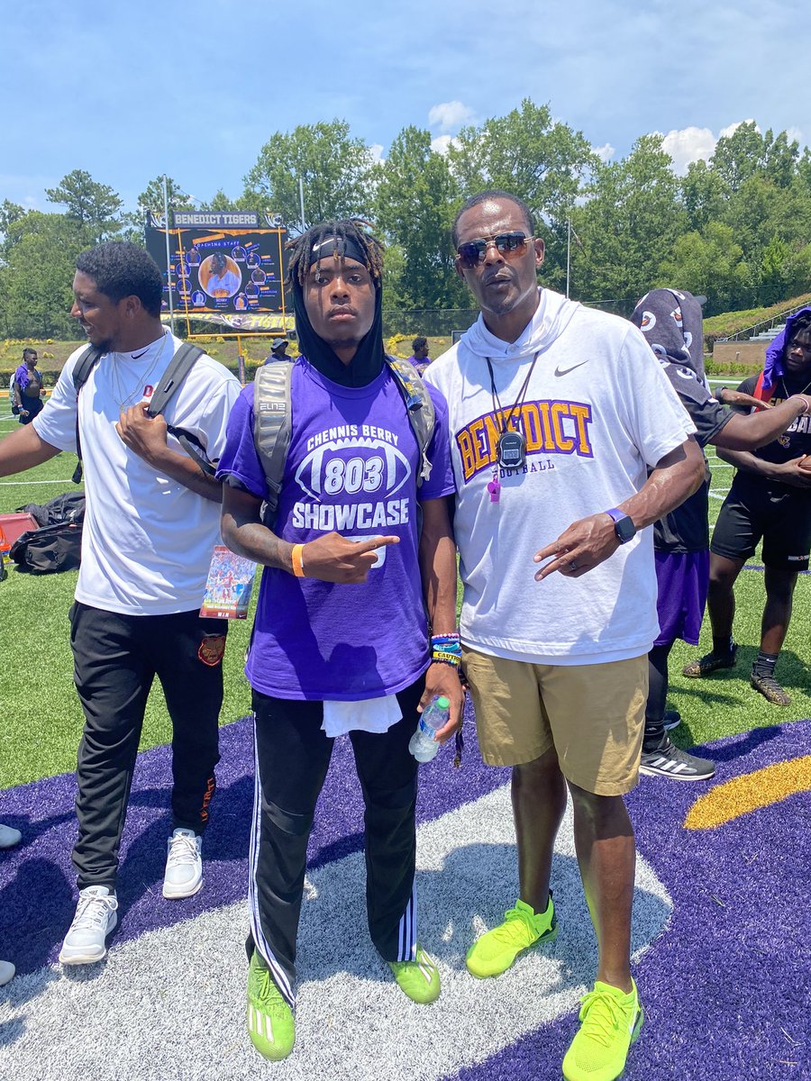 CamReese7's tweet photo. Great day and experience today at @GoTigers_BC Really enjoyed the camp and information from coaches !! @coachberry77 @coachksax3 @CoachMattLeone @CoachJEvans12 https://t.co/gHR1lW1D9W