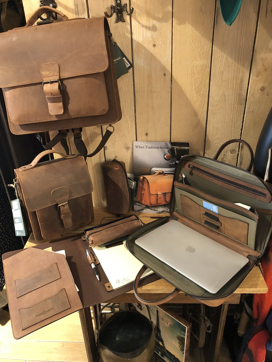 bubblessluis's tweet photo. Work#bags#laptop#macbook#stoer#mannelijk#oersterk#mooiermetdejaren#bubblessluis #Sluis# https://t.co/kpzxwFsAuv