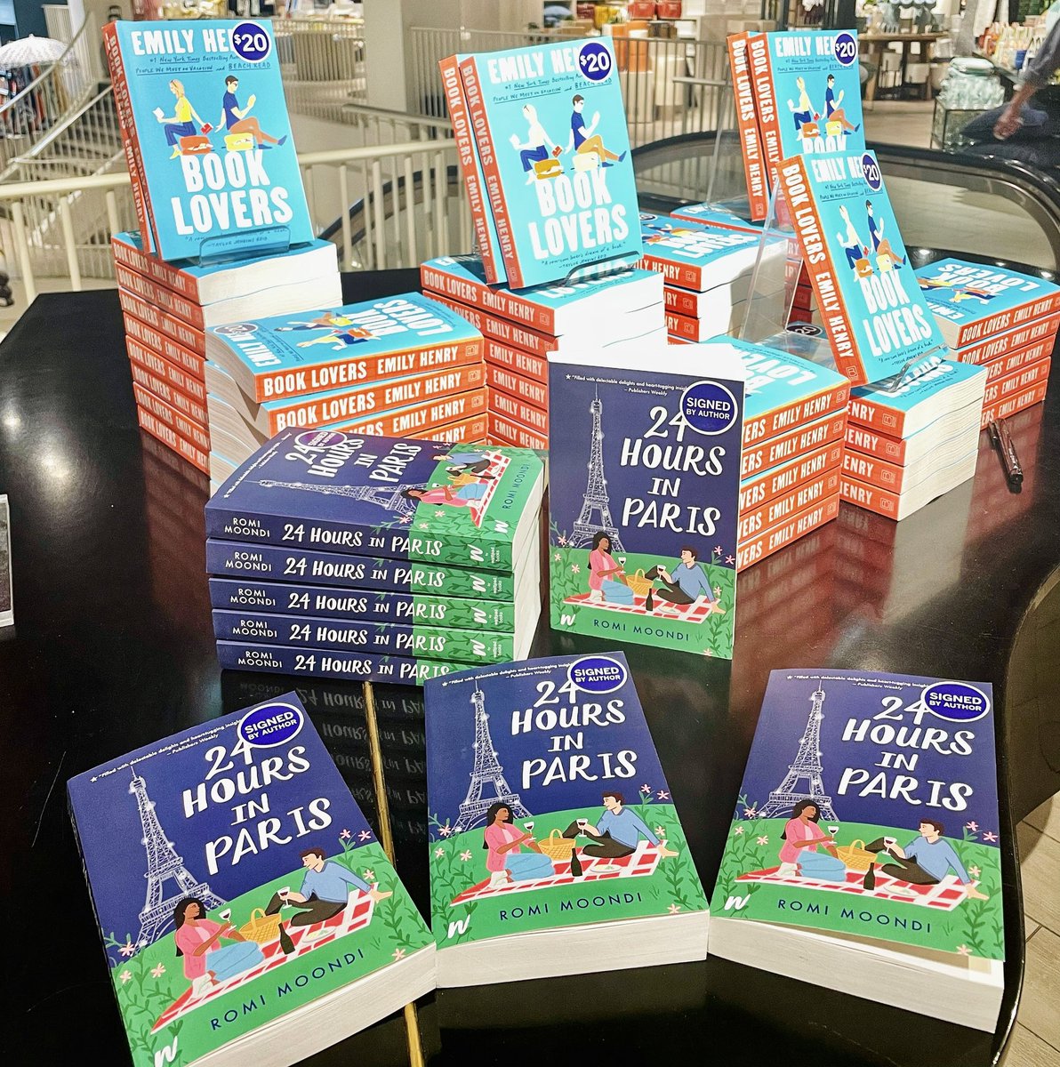 romimoondi's tweet photo. Hey #ChickLitReads gang, if you’d like an escape to Paris, my #RomCom #24HoursInParis 🇫🇷 received a starred review/#1 Summer Romance Read distinction (both from @PublishersWkly), and will be reviewed on @TheSocialCTV talk show next week! #TheSocialChapter https://t.co/2Mg9nAMuDk https://t.co/6fZn2D5UAI