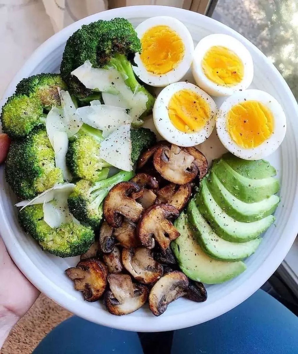 Lowcarbjiji's tweet photo. tasty and easy to prepare breakfast idea ♥️

🙋Don’t forget to Get FREE eBook 🎁📩 "365 Days of keto recipes" are available in the link in my bio 👆👆 !!

#ketodrchallenge #ketomama #ketotravel #ketoclarity #ketoconnect #ketogenicrecipes #ketoneshelp #ketoideas #ketobodybuilding https://t.co/oxLtOYUtHO