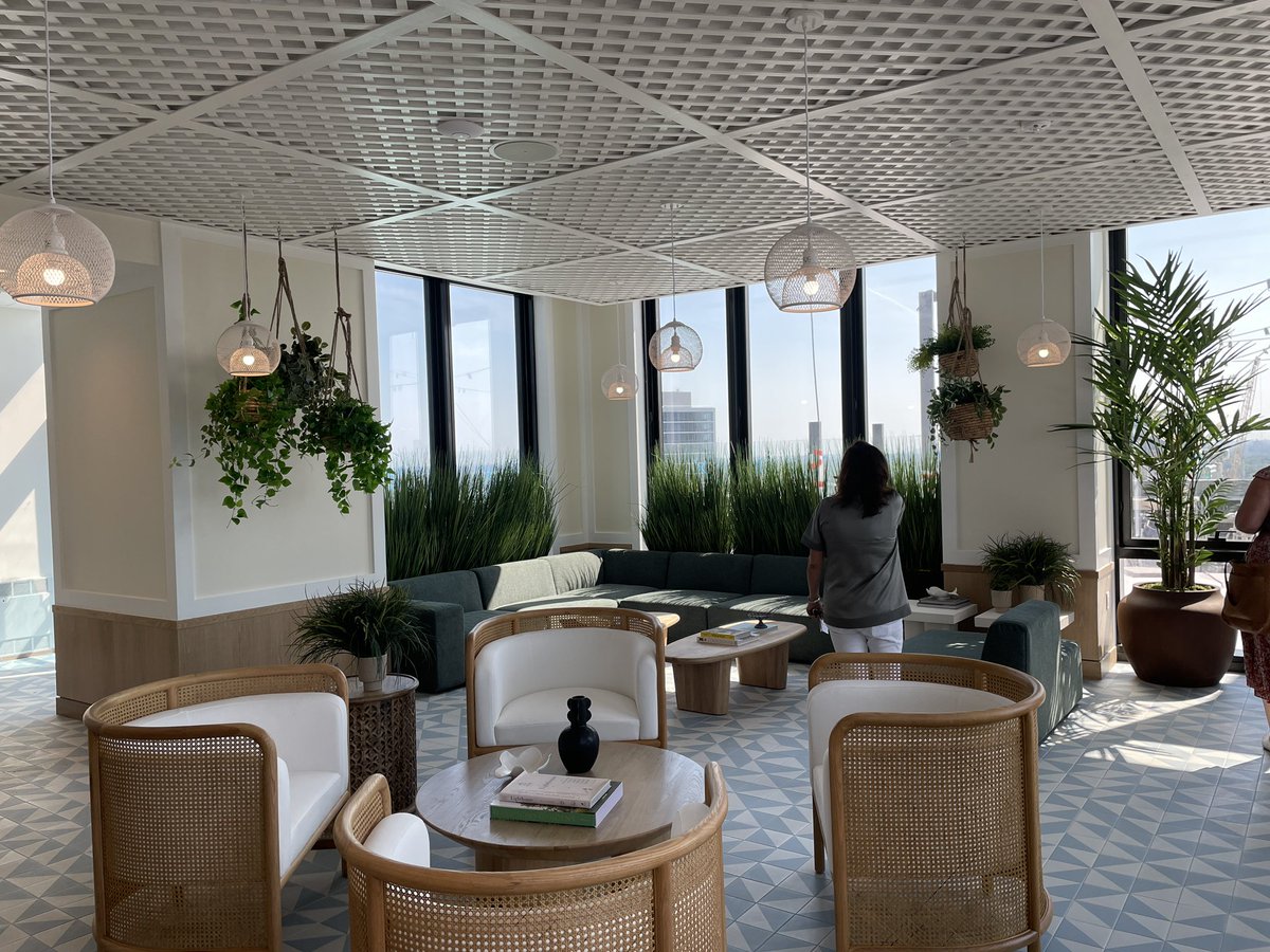 KarenHessel2's tweet photo. Check out this “garden room”, adjacent to the swimming pool at the Stella on the 26th floor, unique and pretty! @WilderBalter @NewRochelleNY @SMPSNewYork https://t.co/NKE9DabQYn