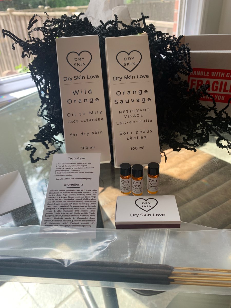 ChimeraGenetics's tweet photo. What beautiful products &amp; a great unboxing experience with @dryskinlove 

Dr Tash Ryz formulates fantastic products using the skin science she learned during her PhD program in experimental medicine - they don’t just smell great! Mom loves them 🙏 

Please support a community gem https://t.co/GJGrpd6Ucm