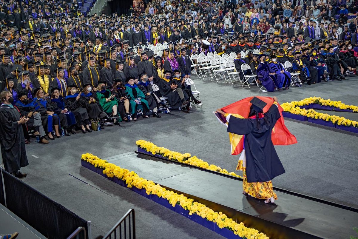 UWBothell's tweet image. We recently celebrated our graduates from the classes of 2022, 2021, and 2020. Congratulations on becoming UW Alumni and remember you’re always welcome! 🎓💜💛 #uwbothell