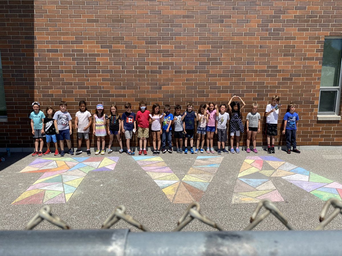 2L used sidewalk chalk to create this awesome TVA mosaic <a href="/TVAelementary/">Tecumseh Vista Elem</a>