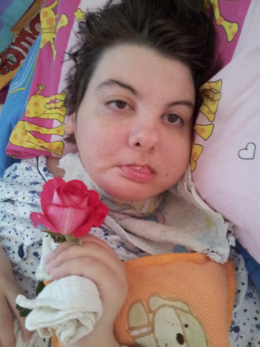 MajcenFranc's tweet photo. Moje lepe punčke, ki je imela zelo rada domače vrtnice ni več.

Je žrtev ljudi, ki ne spoštujejo Hipokratove prisege zdravljenja bolnih!

Bila je pravi sonček naše družine ! https://t.co/h9FlomuhVf
