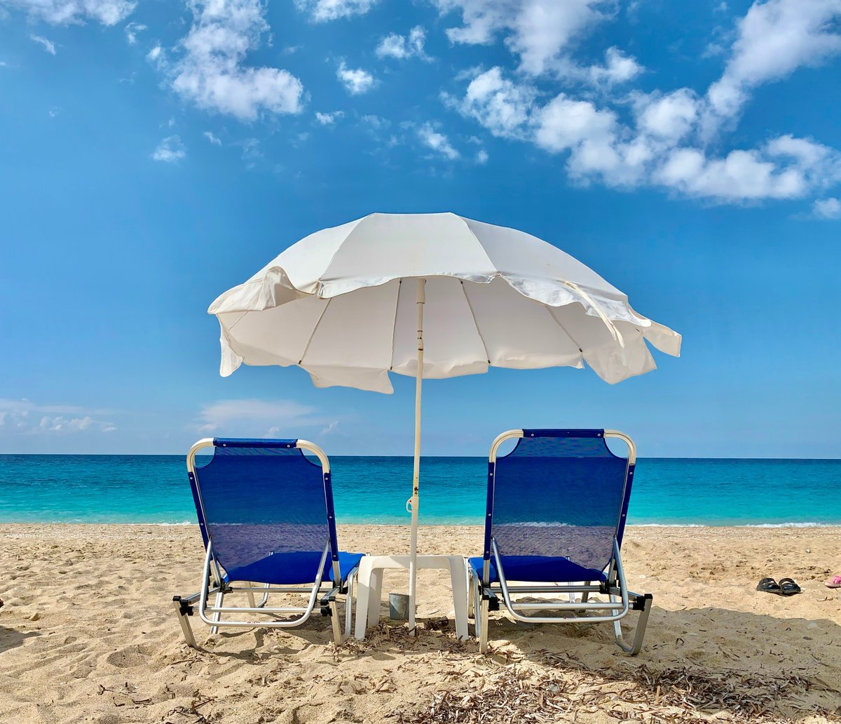 BeaconITservice's tweet photo. It's summer, and that means it's time to relax! But you know who never takes vacations? Cyber attackers! With BITS, you get 24/7 peace of mind for your business, no matter where you travel. So go ahead, take that trip to the beach! #NoWorriesWeGotIT https://t.co/5vCJgH9Zrd https://t.co/U3aYGaH2Gv
