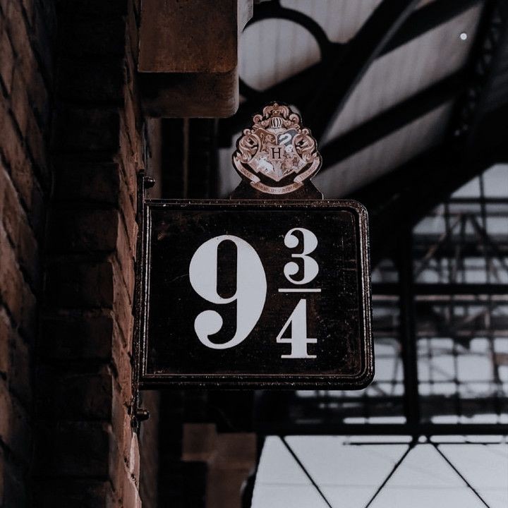 kisfeww's tweet photo. День 7. Free day (Harry Potter AU)
https://t.co/rmeAFNH0Tf

' На перроне его ждали хмурое небо, холодный сентябрьский дождь и мальчик с потрясающими глазами цвета янтаря '

#xiaobedoweek2022 #xiao #albedo https://t.co/gjpLNzsKDi