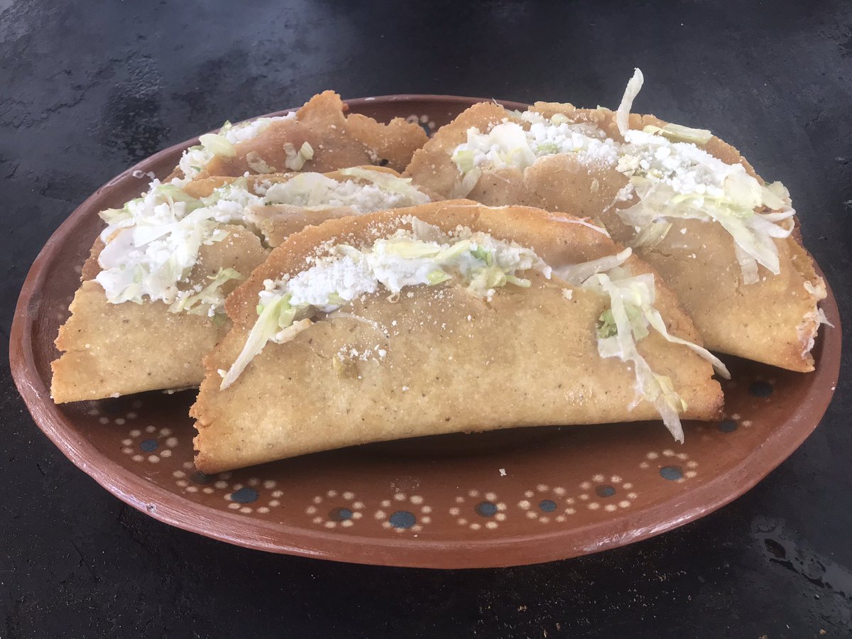 GarnacheriaHMO's tweet photo. Quesadillas o simplemente “Quekas” para los cuates. Esta semana tenemos de chicharrón prensado, pancita de res y rajas poblanas, sin igual en la ciudad! 😋 #Quekas #LaGarnachería https://t.co/8Dm95xuj5S