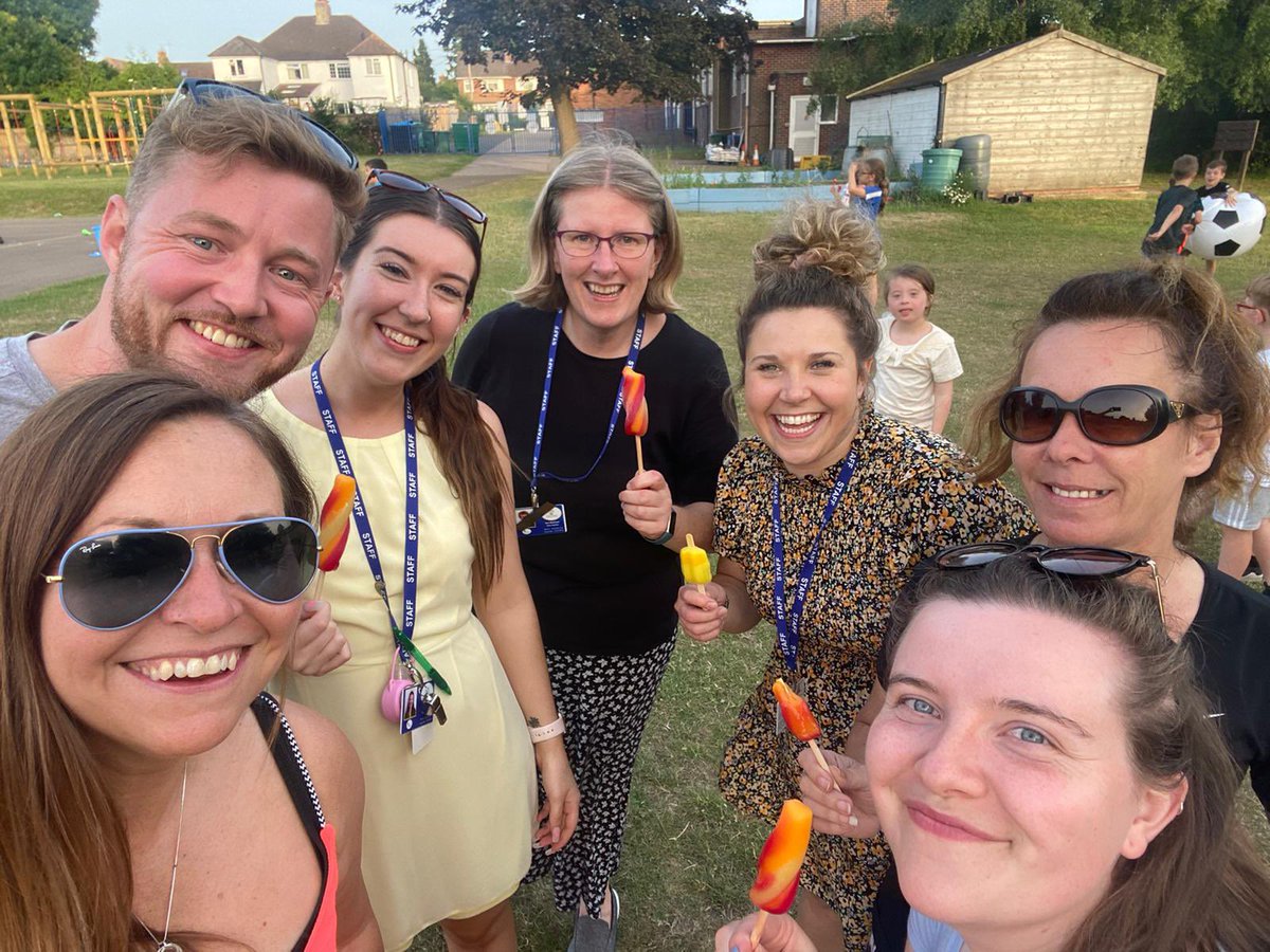 warrenmeadsch's tweet photo. 3๏ธโฃ What amazing weather for the Year 3 sleepover! The children are having a brilliant time and are just about to start their treasure hunt! #sleepover #sleepisforwimps https://t.co/RuepheDdsv
