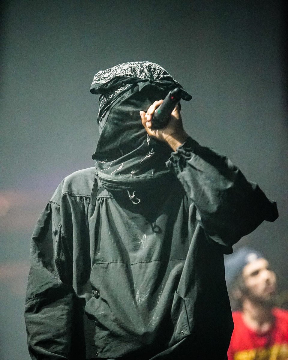 LookoutFestLA's tweet photo. .@snot masked up at LOOKOUT! 

👽👀 #LookoutFest  

📸: @quiet93cam https://t.co/YMkDcrZec5