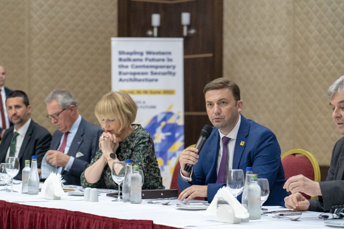 Bujar_O's tweet photo. Meeting with @OSCE pS HoMs participating in #PFD2022.
Insightful discussions on the current challenges and the upcoming 🇲🇰 Chairmanship of #OSCE2023. https://t.co/uTpx3cwMyZ