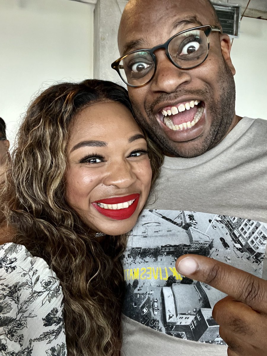 iamaniesia's tweet photo. Ran into one of my favorite tech/venture capital peeps @BrianBrackeen at the @BWTalkTech #RoadMapToBillions doing what he does best… talking to #BlackFounders and plugging @BlackTechWeek happening next month! #BTW22 #AWCo https://t.co/1M9Ps45xtI