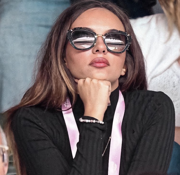 jadesbops's tweet photo. @jadethirlwall solo when ?? https://t.co/AAzkk6BoWS