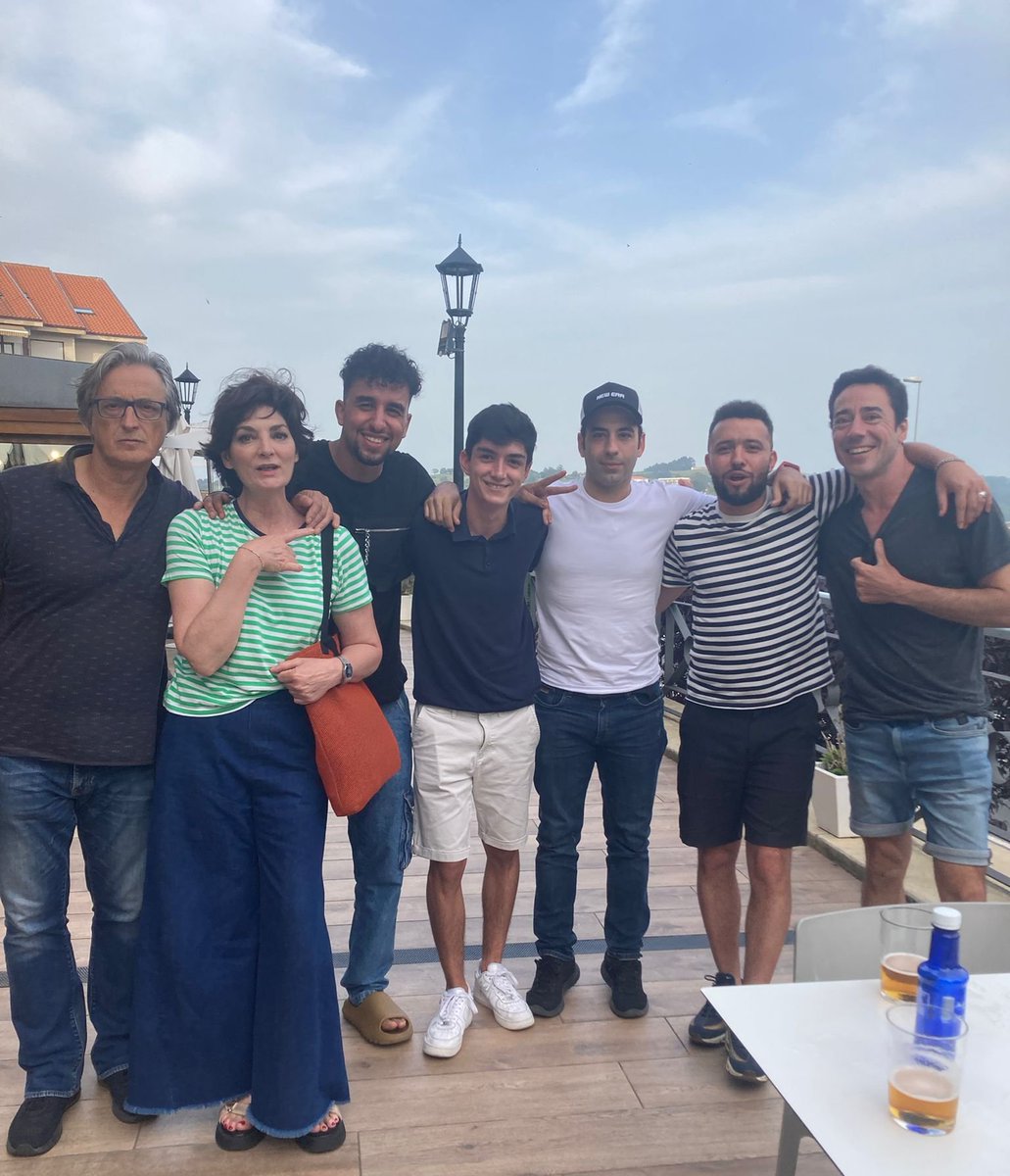 JoseLuisLozanoM's tweet photo. Bonitos días de rodaje esta semana con gente buena. "Casi familia".

#actor #actorslife #cine #shooting #cinema #film #spanishactors #actordealgeciras #comedia #comedy #luz #actores #picofthemonth #smile #gracias @cristinaperalesoficial https://t.co/WrU61Tc69W