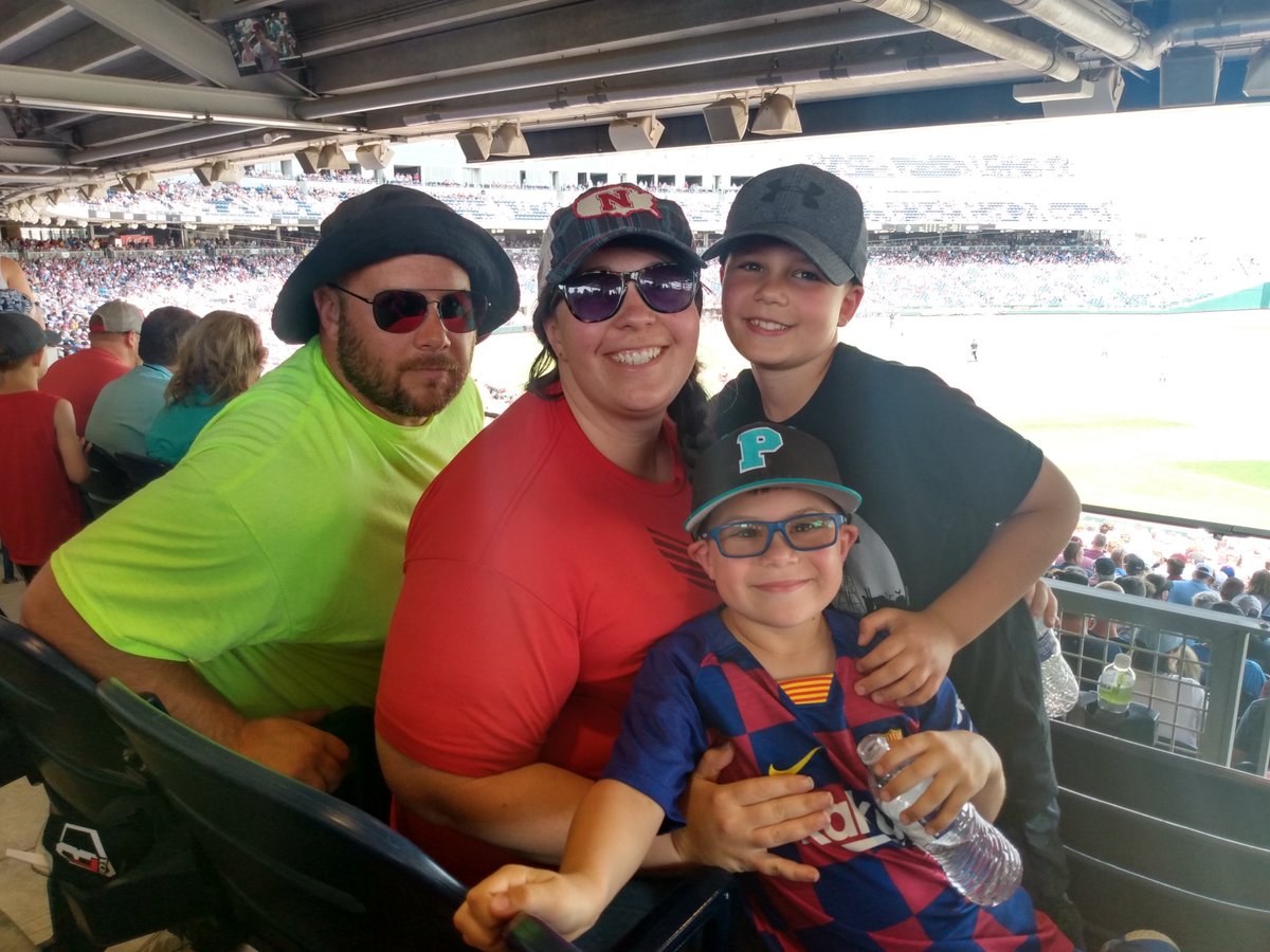 MHSMiller's tweet photo. Got to love family traditions with @j_miller06 #CollegeWorldSeries #MCWS https://t.co/6hQYpglSXm