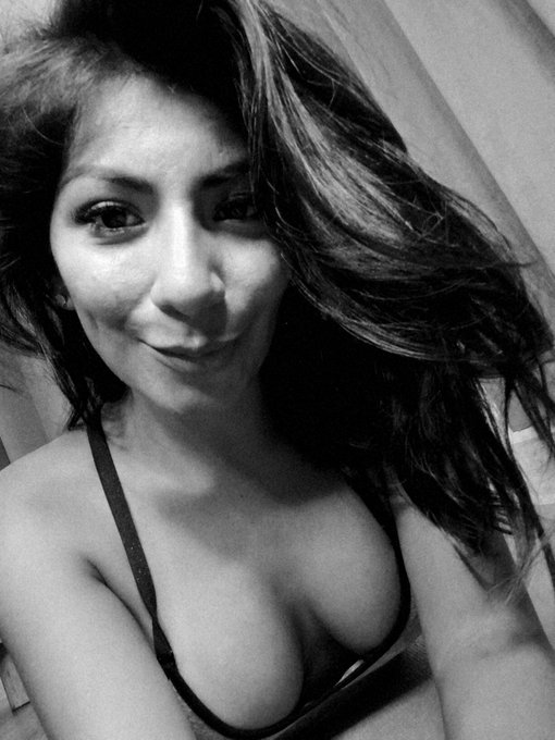 Sogni d'oro kinksters!! 💕  #lovemylife #latina #photo #PhotoOfTheDay #dream #natural #donna https://t<a href="/tag/lovemylife"class="tags">#lovemylife</a><a href="/tag/latina"class="tags">#latina</a><a href="/tag/photooftheday"class="tags"><span>#photooftheday</span></a><a href="/tag/natural"class="tags"><span>#natural</span></a><a href="/tag/dream"class="tags"><span>#dream</span></a><a href="/tag/photo"class="tags"><span>#photo</span></a><a href="/tag/donna"class="tags"><span>#donna</span></a>