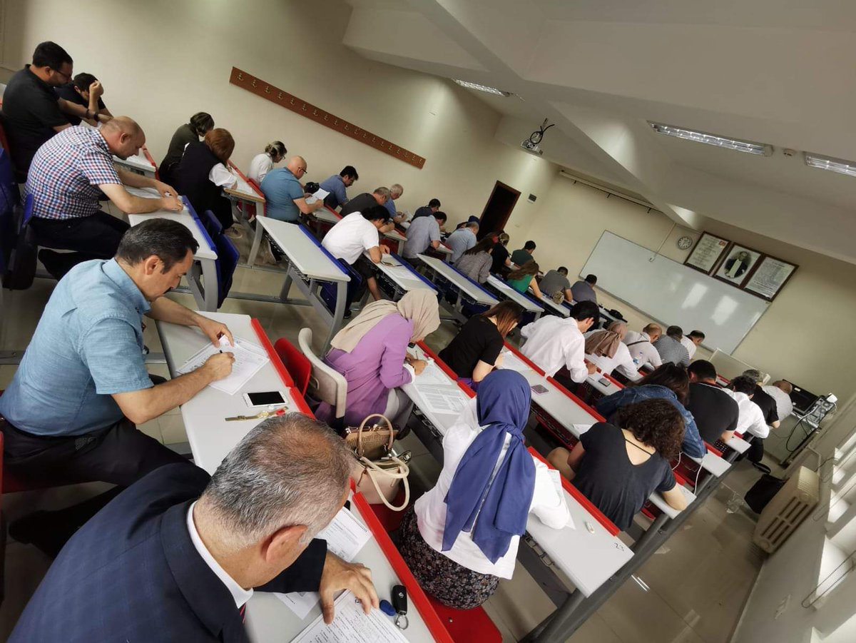 Bugün "Trabzon Erasmus Akreditasyonu Yabancı Dil ve Kültür Programı Projesi" kapsamında İngilizce Dil ve Kültür Eğitimi Kursunu tamamlayan öğretmenlerimiz sınava girdiler.Tüm katılımcılarımızın sınavı başarıyla geçip,setifikalarını almalarını dileriz.
<a href="/ulusalajans/">Türkiye Ulusal Ajansı 🇹🇷 Turkish NA</a>
<a href="/Trabzon_MEM/">Trabzon İl Millî Eğitim Müdürlüğü</a>