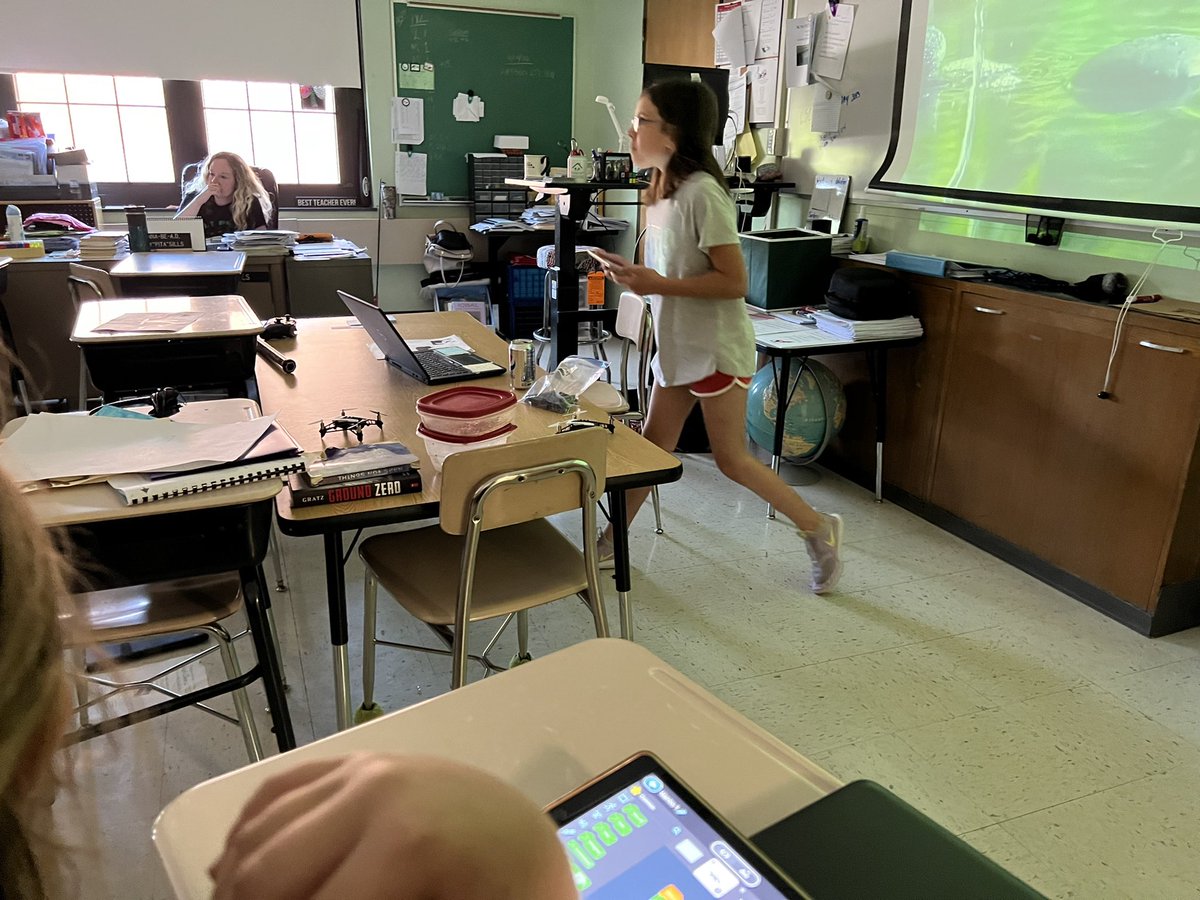 m_drez's tweet photo. It’s always a joy to see students take the lead and become teachers for the day! #edtechLSC https://t.co/GS4AsFggIu