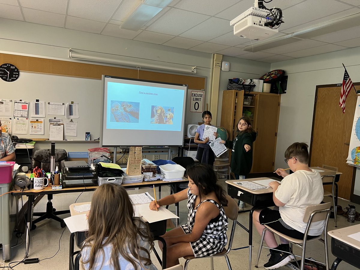 m_drez's tweet photo. It’s always a joy to see students take the lead and become teachers for the day! #edtechLSC https://t.co/GS4AsFggIu