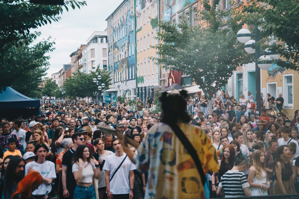 kosmoschemnitz tweet media