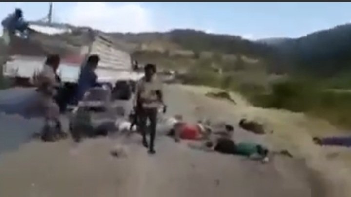 #Innocent civilian #Tigreans were shooted by #Amhara militia fanos by taking them down from a car. Where in the #World is seen such kind of ruthless #Terrorists? 
#TigrayGenocide590Day 
#TigraySiege 
#BBC
#Algezira 
#CNN
#UNSC
#EU 
#USA