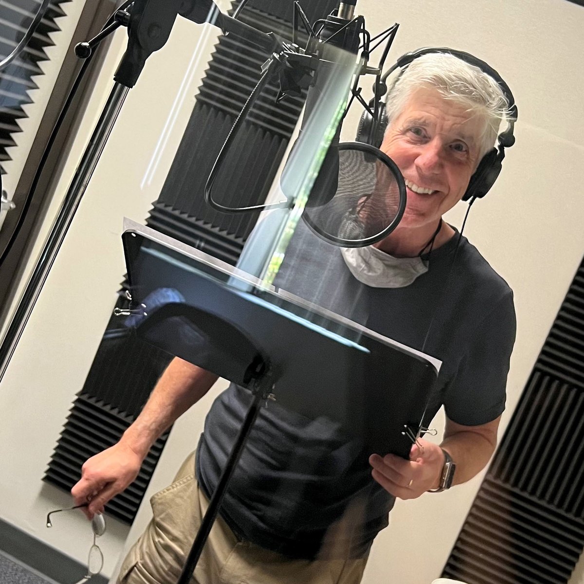 MPTF's tweet photo. Always great to see our incredible friend @Tom_Bergeron who just came by to record announcements for tomorrow's #MPTF100 celebration with the #MPTFStudios crew. Thank you, Tom! Find out more about the event at https://t.co/haeqbkRmo0 📸: @jenclymer https://t.co/jyPbGgizwC