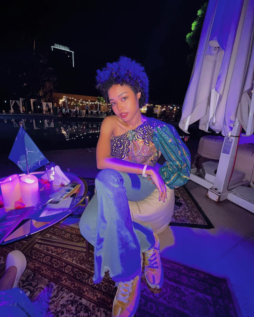 WinnieBrasil's tweet photo. [📸] 17.06.22 — Winnie Zhong belíssima em nova publicação no Instagram:

"Foto no iphone pela mamãe 💙💛" https://t.co/vI1uW4YsTW
