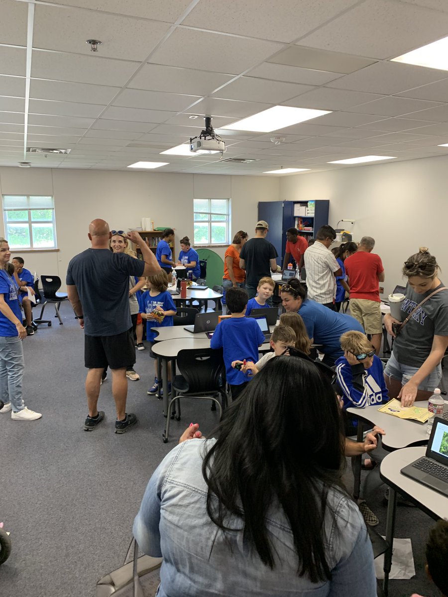 ReneEgle's tweet photo. The last 2 weeks have been filled with lots learning, challenges, cheers, &amp; jeers! #engineer #creator  #designer #leader @Northwest_ISD #nisdIT #technocamp @LEGO_Education @PlayCraftLearn @VEXRobotics @Pro_Solve https://t.co/OP2sXPIHMw