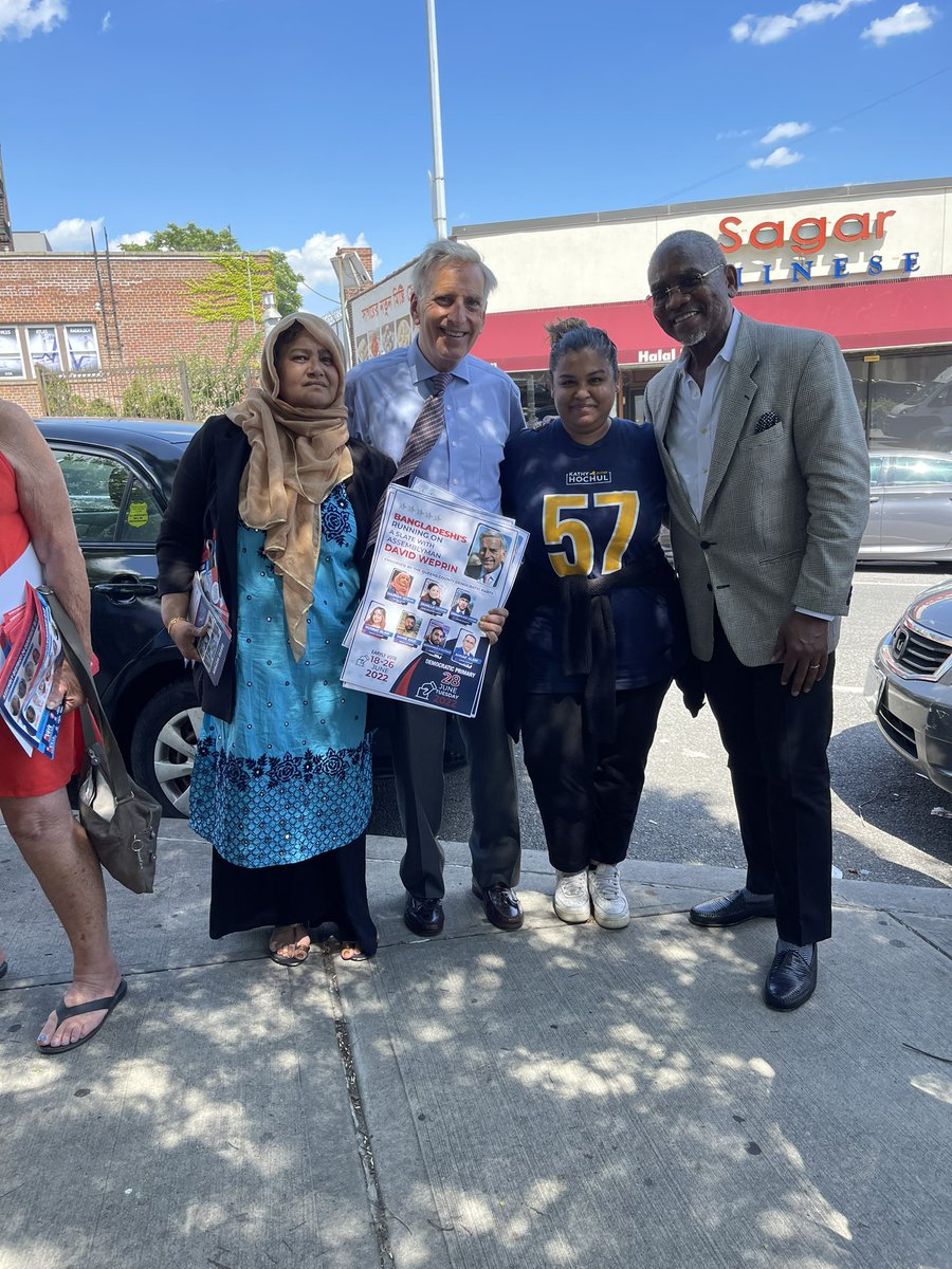 ASAAL08's tweet photo. We just have had a news conference with Q DEM Party Chair @RepGregoryMeeks candidates Assemblyman @DavidWeprin and DL #MazedaUddin State Committee #JamillaUddin Judicial Delegate #AhnafAlam, #NusratAlam, and #ShabulUddin - VOTE only for Democratic Party Nominated Candidates! https://t.co/RPKTjVIPjU