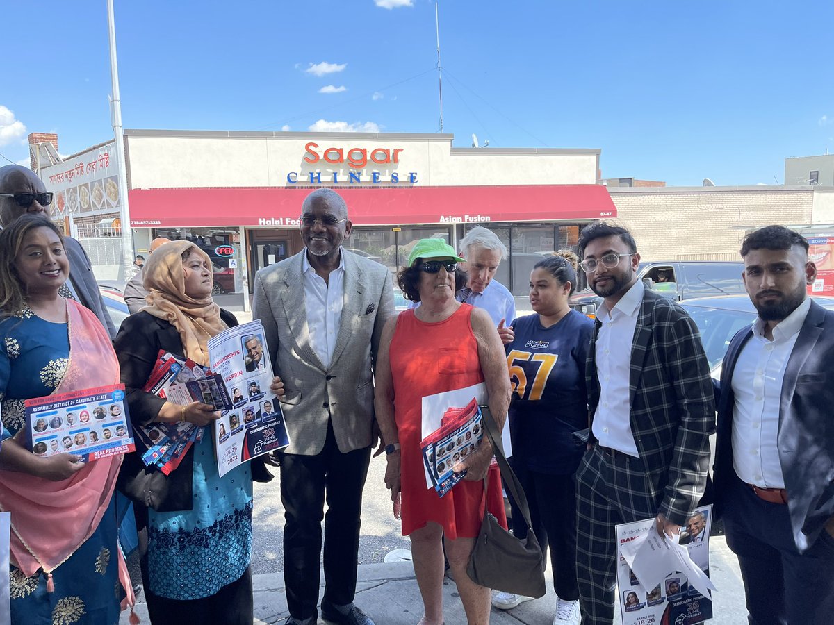 ASAAL08's tweet photo. We just have had a news conference with Q DEM Party Chair @RepGregoryMeeks candidates Assemblyman @DavidWeprin and DL #MazedaUddin State Committee #JamillaUddin Judicial Delegate #AhnafAlam, #NusratAlam, and #ShabulUddin - VOTE only for Democratic Party Nominated Candidates! https://t.co/RPKTjVIPjU
