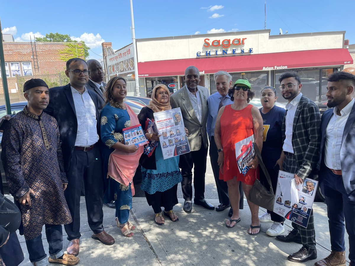 ASAAL08's tweet photo. We just have had a news conference with Q DEM Party Chair @RepGregoryMeeks candidates Assemblyman @DavidWeprin and DL #MazedaUddin State Committee #JamillaUddin Judicial Delegate #AhnafAlam, #NusratAlam, and #ShabulUddin - VOTE only for Democratic Party Nominated Candidates! https://t.co/RPKTjVIPjU