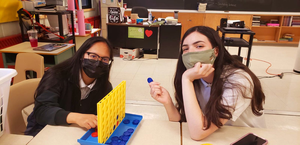 romeroraiders's tweet photo. Beautiful Romero Grade 12s chillin' after working hard all semester!
We will miss you! ❤
#PhilosophyClass
#WeRFamily https://t.co/PXkv27l28W