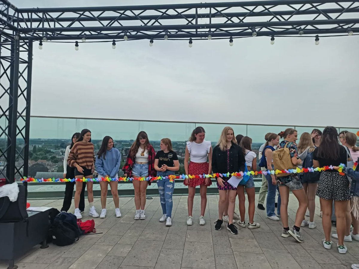inslaplana's tweet photo. 4a jornada d'intercanvi: al matí hem fet una gimcana per descobrir la ciutat de Groningen. Al vespre hem fet una festa temàtica en la que havien d'anar vestits de mafiosos\es.
#englishexchange #VicGurbGroningenExchange #motivatedstudents #motivatedteachers #LaPlanaMola https://t.co/qUOEIfpQCa