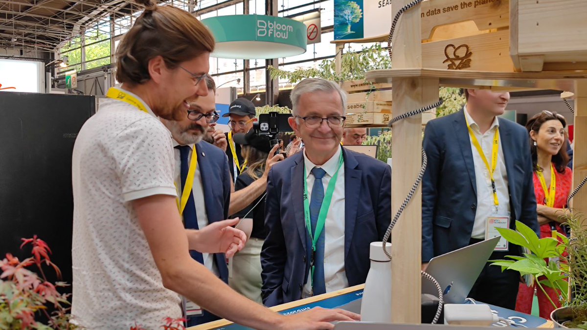 HumanTechDays's tweet photo. #Vivatech #NosStartUp #HumanTechDays
Sur le stand @RCValdeLoire, @rosachem (45) propose des solutions de revalorisation des réactifs, matériels et consommables de laboratoire inutilisés/en attente de destruction.
https://t.co/vfflCEraXO https://t.co/4WGkU8Ehzz