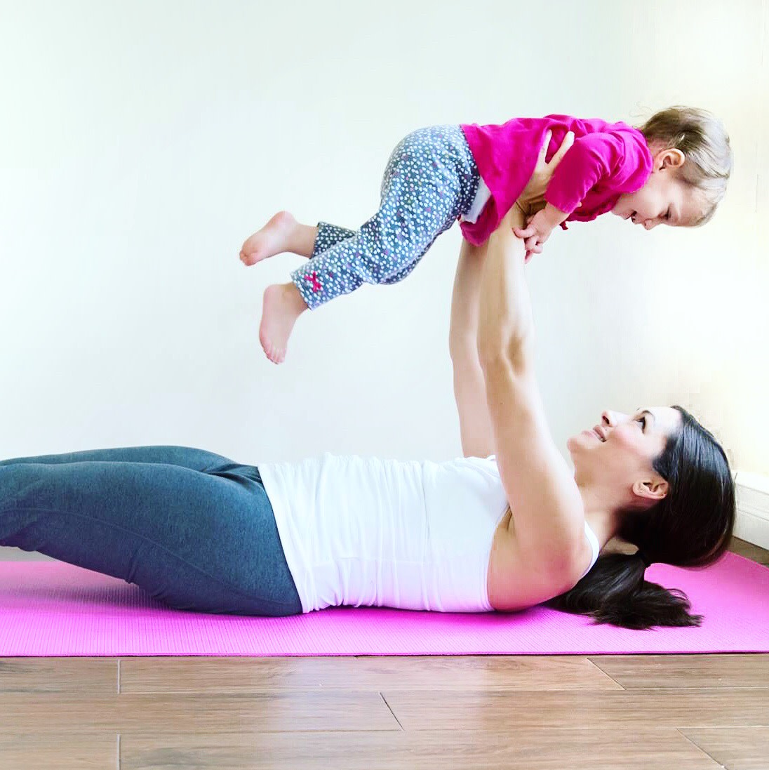 Being a busy mom doesn't mean having to sacrifice working out. Check out my top 10 tips for fitness success no matter how packed your schedule is: bit.ly/2L69NS2 #momlife #fitmom