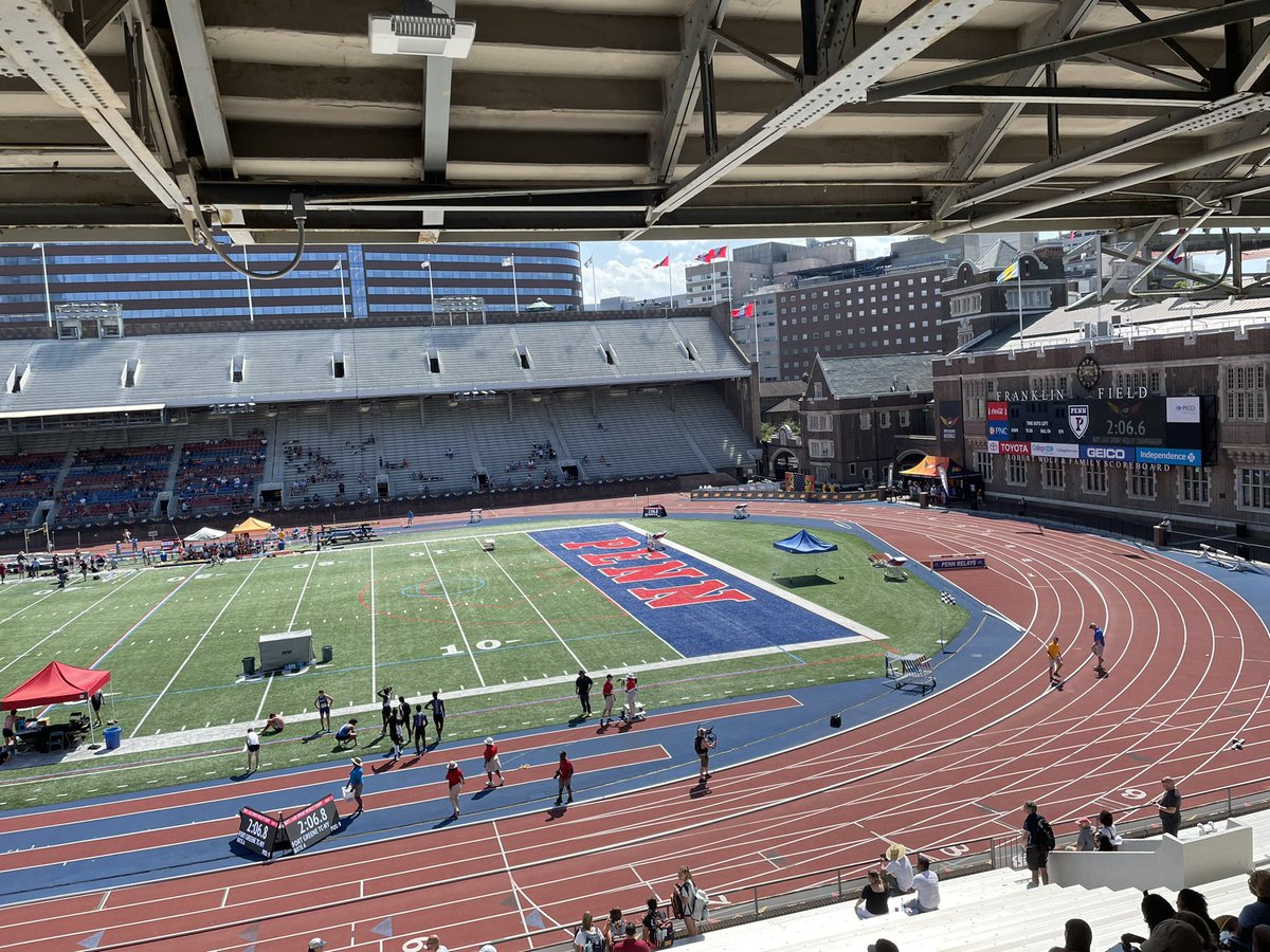 NewmarketXC_TF's tweet photo. Girls 4x800. Philadelphia. Liberty Bell ✅, city of brotherly love ✅, cheese steak ✅, Mules at New Balance Outdoor Nationals ✅. #NBNationals #MuleSwagger https://t.co/VzSFPP2sYb