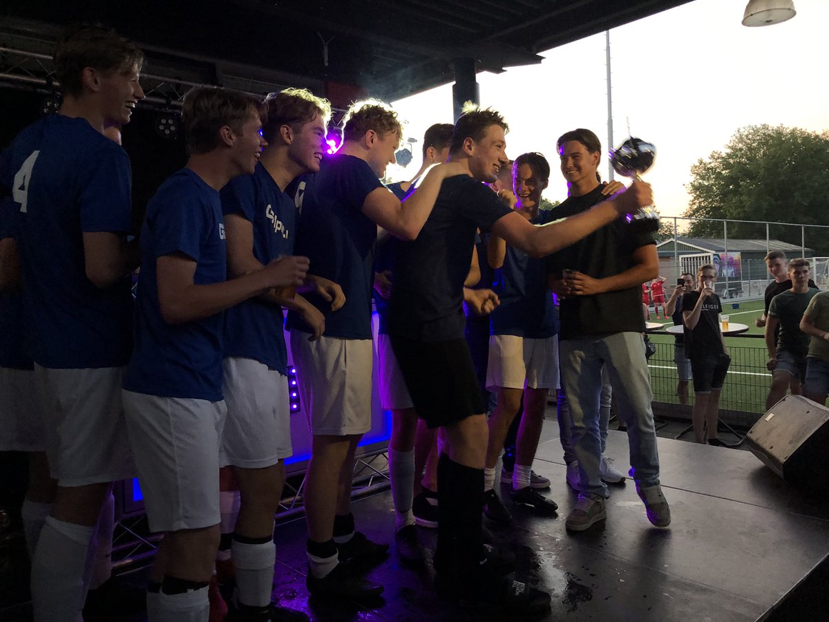 vvDETO's tweet photo. Winnaars BCD toernooi zijn bekend ! Bij de dames de @SportfabriekDe en bij de heren @GSMpunt ! Gefeliciteerd en nog veel plezier vanavond ! https://t.co/9OzeZ5JIE5