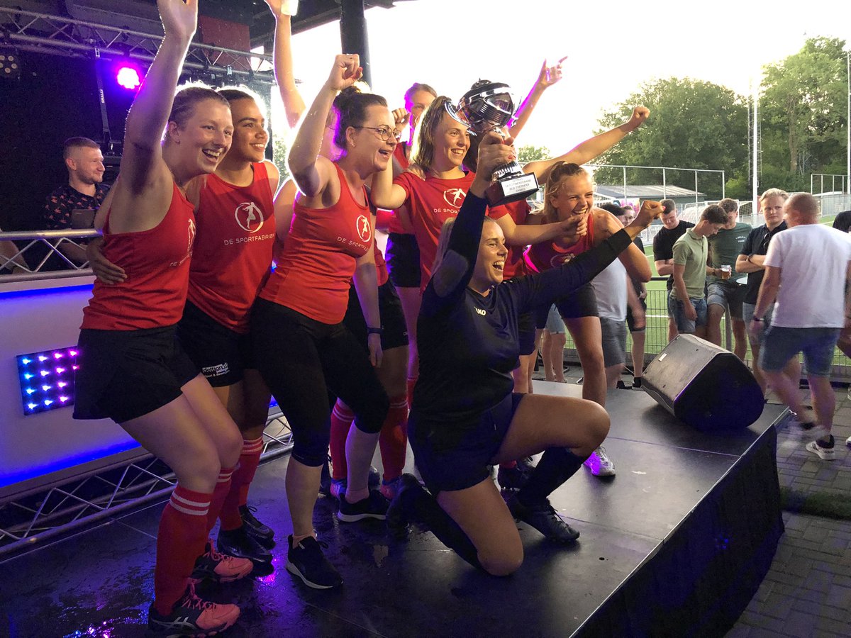 Winnaars BCD toernooi zijn bekend ! Bij de dames de <a href="/SportfabriekDe/">De Sportfabriek</a> en bij de heren <a href="/GSMpunt/">GSMpunt.nl</a> ! Gefeliciteerd en nog veel plezier vanavond !